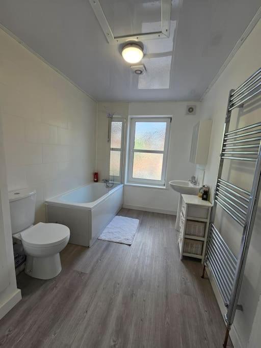 Convenient 3 Bed, Pr1 Near Uclan N Train Station Holiday home *