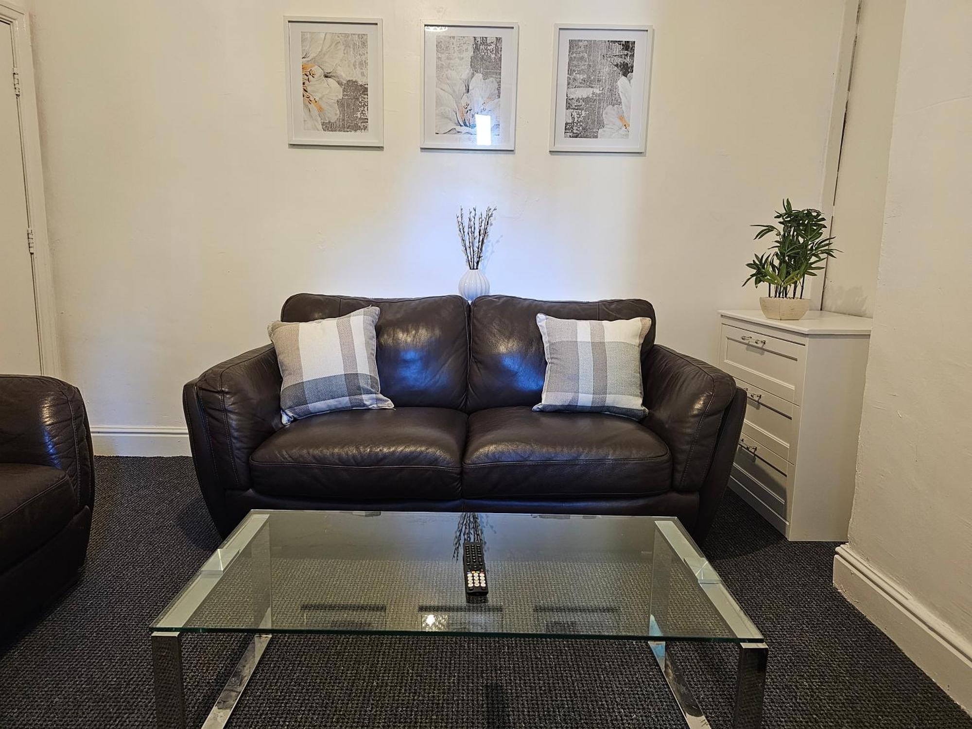 Convenient 3 Bed, Pr1 Near Uclan N Train Station * Preston (Lancashire)